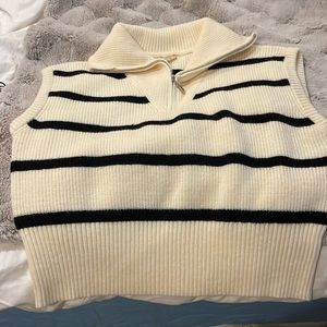 Hem & Thread 1/4 zip Vest with Collar Black & White Medium NWT